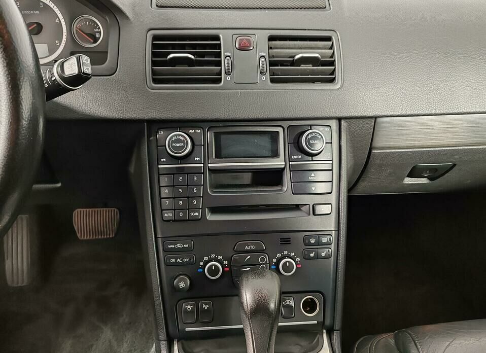 Volvo XC90 2.4d AT (185 л.с.) 4WD