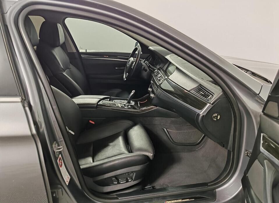 BMW 5 серии, VI (F10/F11/F07) 528i xDrive 2.0 AT (245 л.с.) 4WD