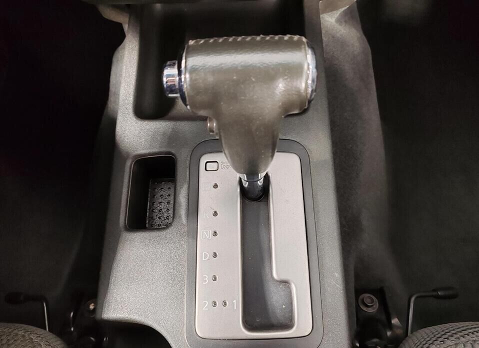 Nissan Navara (Frontier), III (D40) 2.5d AT (174 л.с.) 4WD