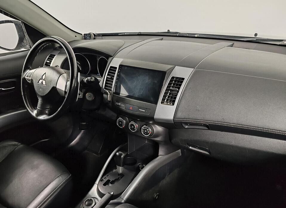 Mitsubishi Outlander, II Рестайлинг 2.0 CVT (147 л.с.) 4WD
