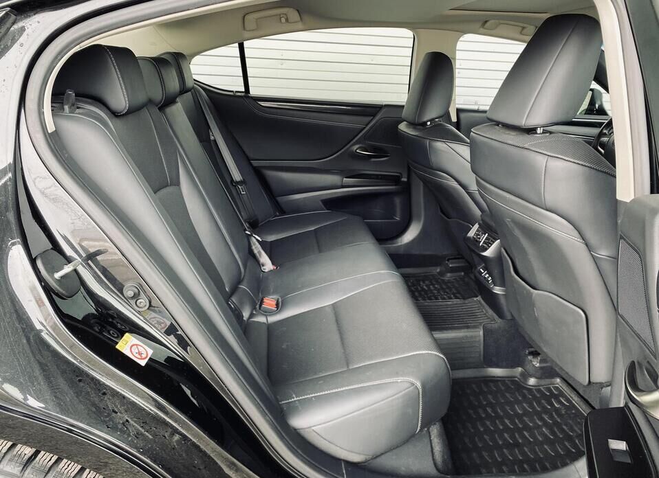 Lexus ES, VII 250 2.5 AT (200 л.с.)