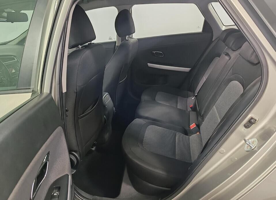 Kia Ceed, II Рестайлинг 1.6 MT (130 л.с.)
