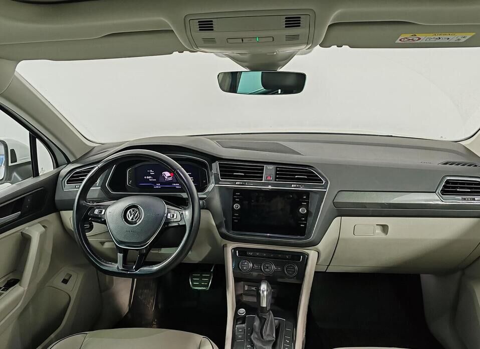 Volkswagen Tiguan, II 2.0 AMT (180 л.с.) 4WD