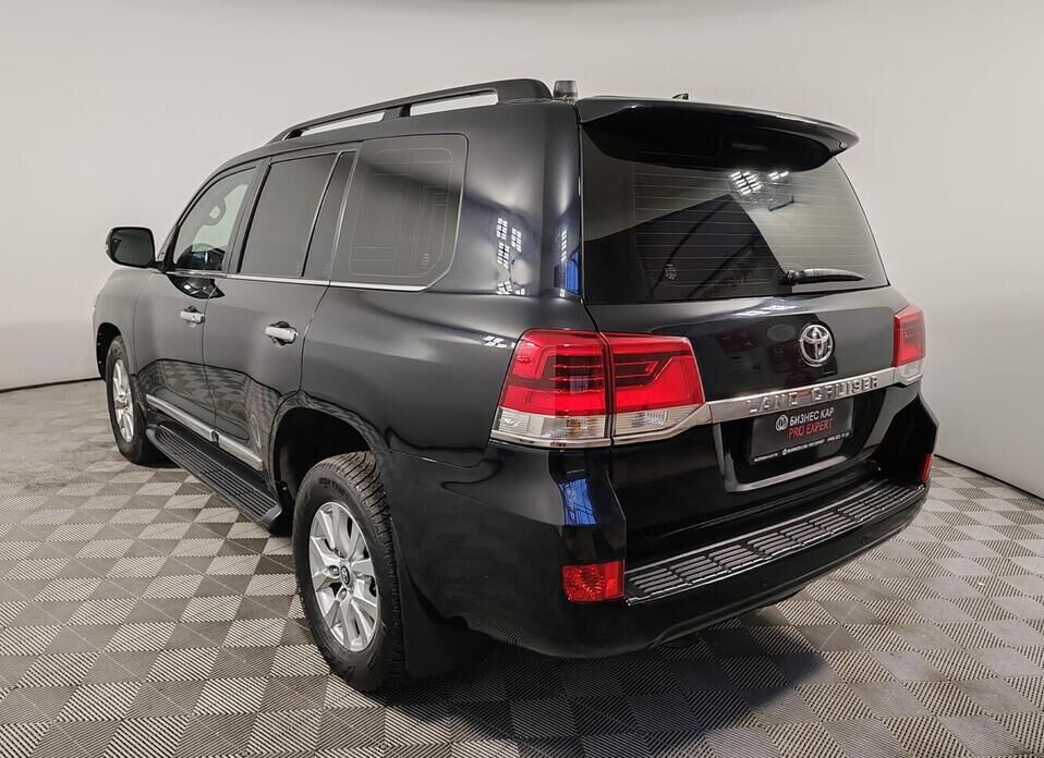 Toyota Land Cruiser, 200 Series Рестайлинг 2 4.5d AT (249 л.с.) 4WD