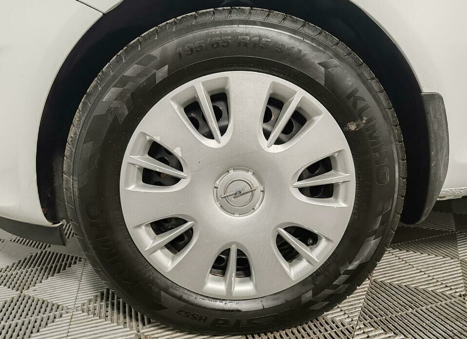 Opel Corsa 1.4 MT (100 л.с.)