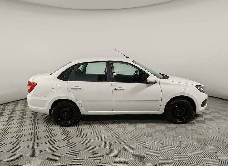 LADA (ВАЗ) Granta 1.6 MT (90 л.с.)