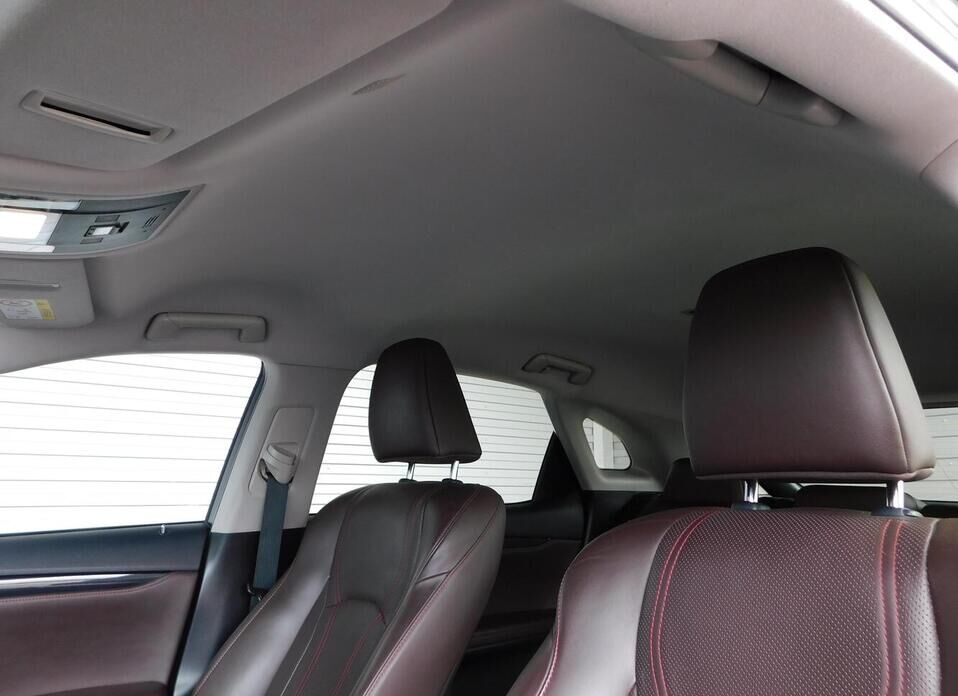 Lexus RX, IV Рестайлинг 300 2.0 AT (238 л.с.) 4WD