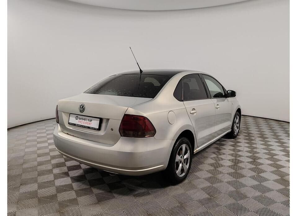 Volkswagen Polo 1.6 MT (105 л.с.)