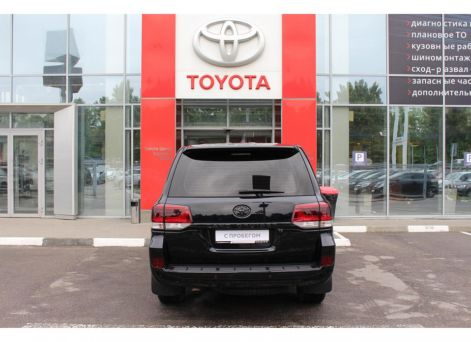 Toyota Land Cruiser, 200 Series Рестайлинг 2 4.5d AT (249 л.с.) 4WD