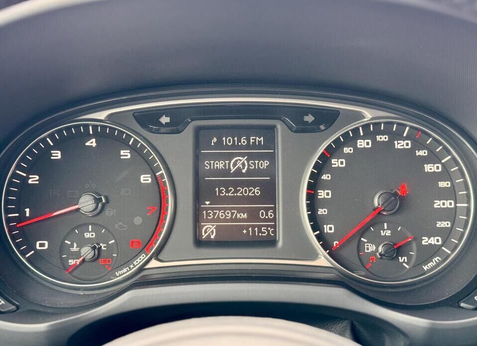 Audi A1, I (8X) 1.4 AMT (122 л.с.)