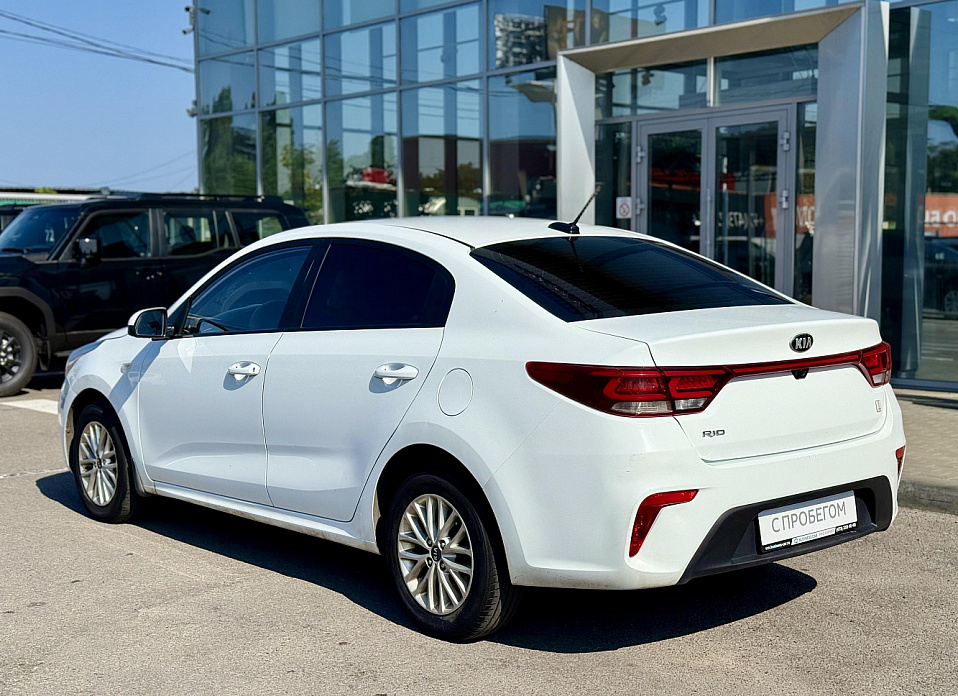 Kia Rio, IV 1.6 AT (123 л.с.)