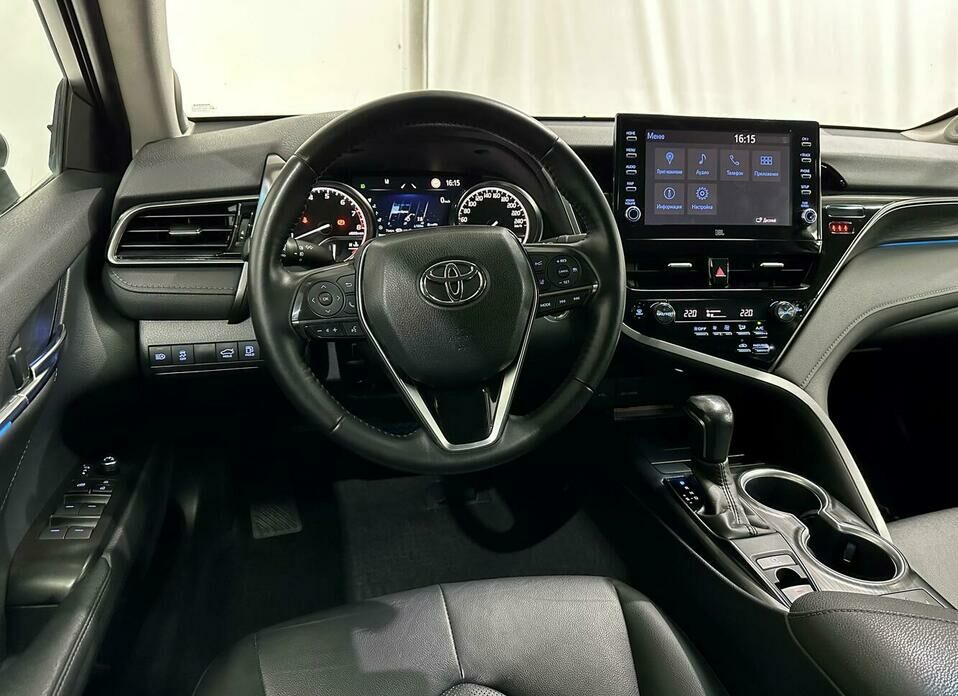 Toyota Camry 2.5 AT (200 л.с.)