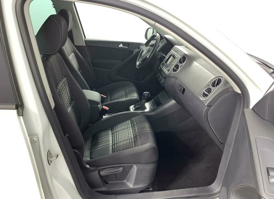 Volkswagen Tiguan 2.0 AT (180 л.с.) 4WD