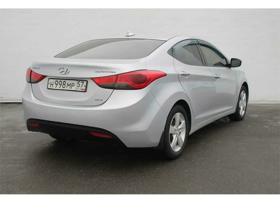 Hyundai Elantra 1.6 MT (132 л.с.)