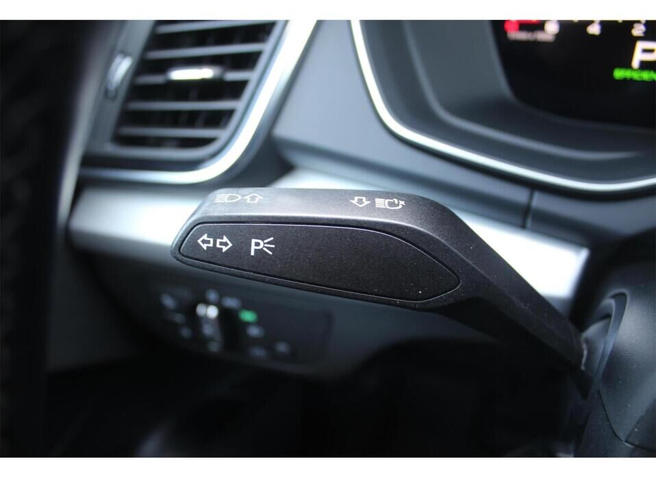 Audi Q5, II (FY) Рестайлинг 45 TFSI 2.0 AMT (249 л.с.) 4WD