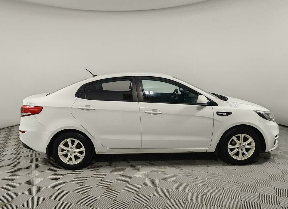 Kia Rio 1.6 AT (123 л.с.)