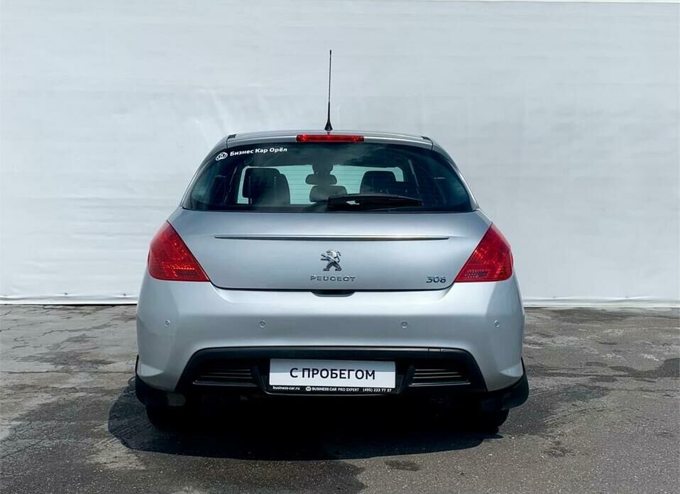 Peugeot 308 1.6 AT (120 л.с.)