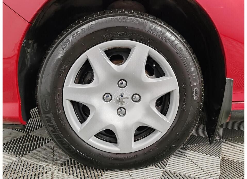 Peugeot 308 1.6 AT (120 л.с.)