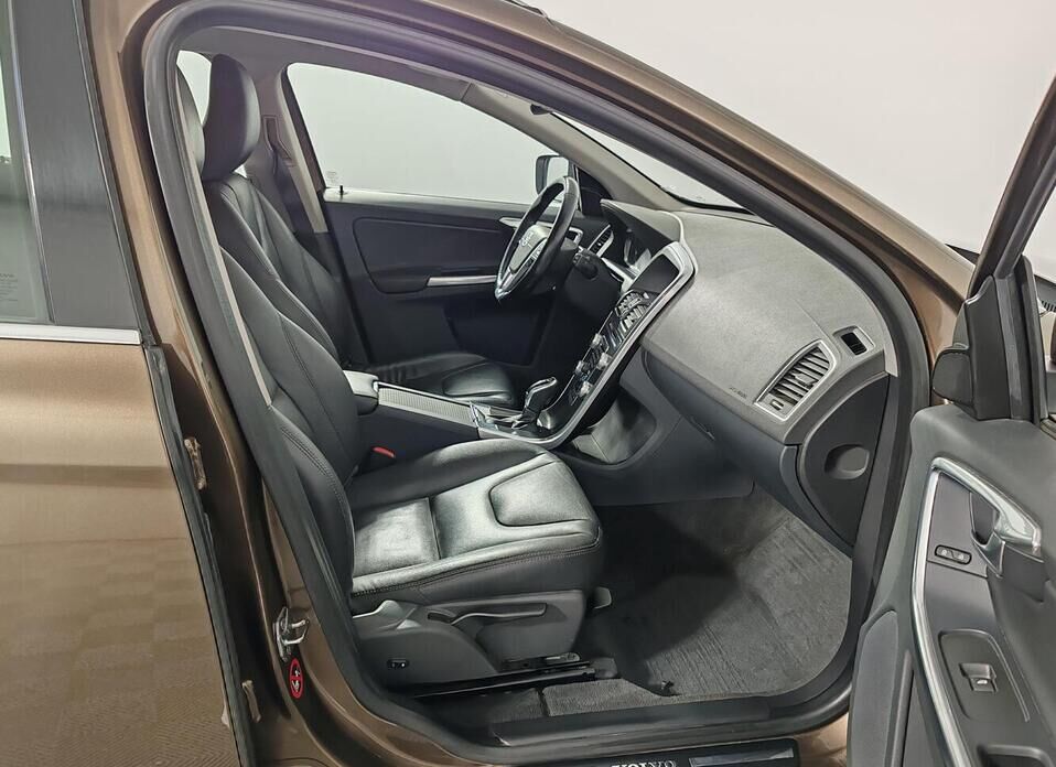 Volvo XC60, I Рестайлинг 2.4d AT (181 л.с.) 4WD