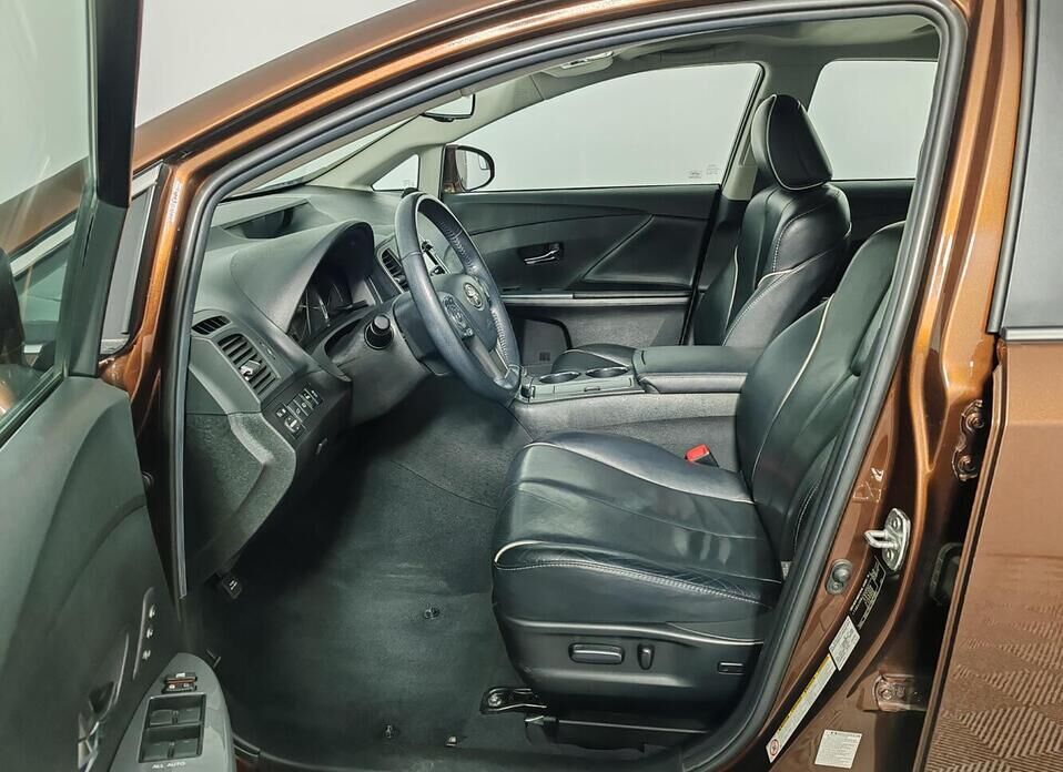 Toyota Venza, I Рестайлинг 2.7 AT (185 л.с.) 4WD