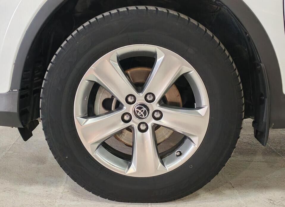 Toyota RAV4, IV (XA40) 2.0 CVT (146 л.с.) 4WD