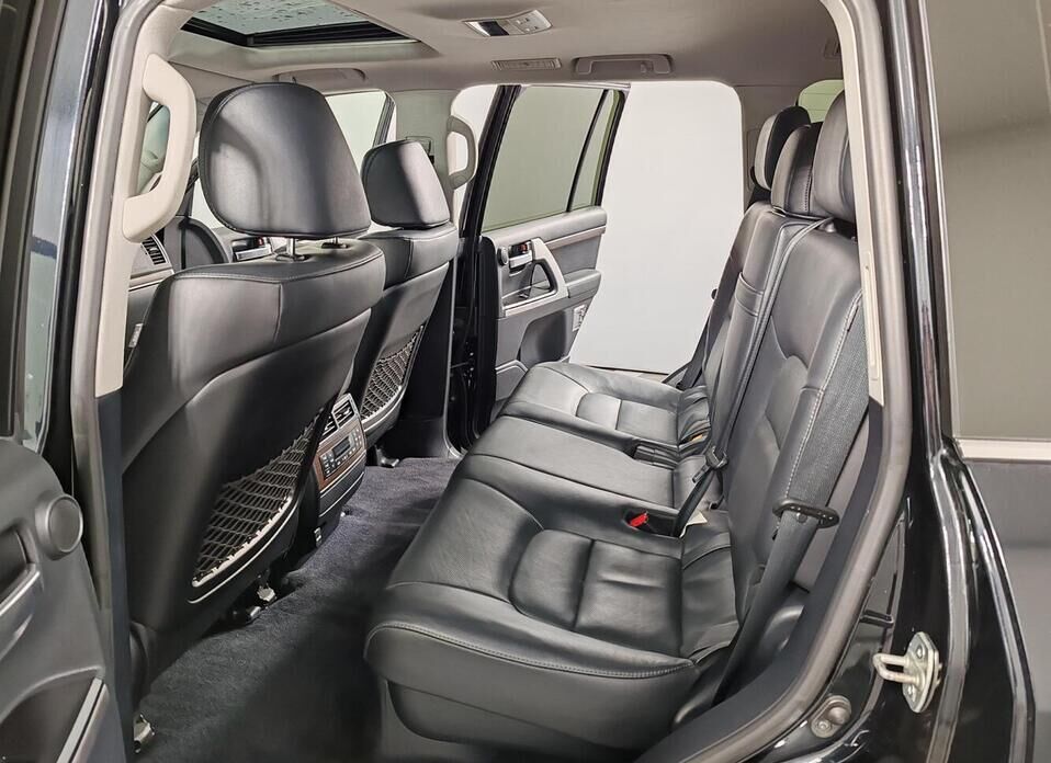 Toyota Land Cruiser, 200 Series Рестайлинг 2 4.6 AT (309 л.с.) 4WD
