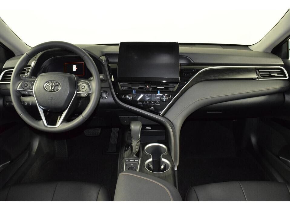 Toyota Camry 2.5 AT (209 л.с.)
