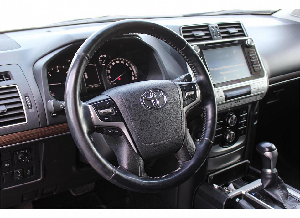 Toyota Land Cruiser Prado, 150 Series Рестайлинг 2 2.8d AT (177 л.с.) 4WD