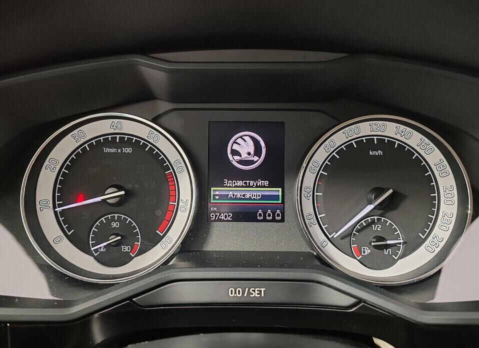 Skoda Superb 2.0 AMT (220 л.с.)