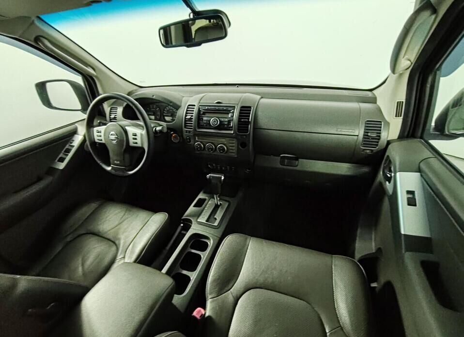 Nissan Navara (Frontier) 2.5d AT (174 л.с.) 4WD