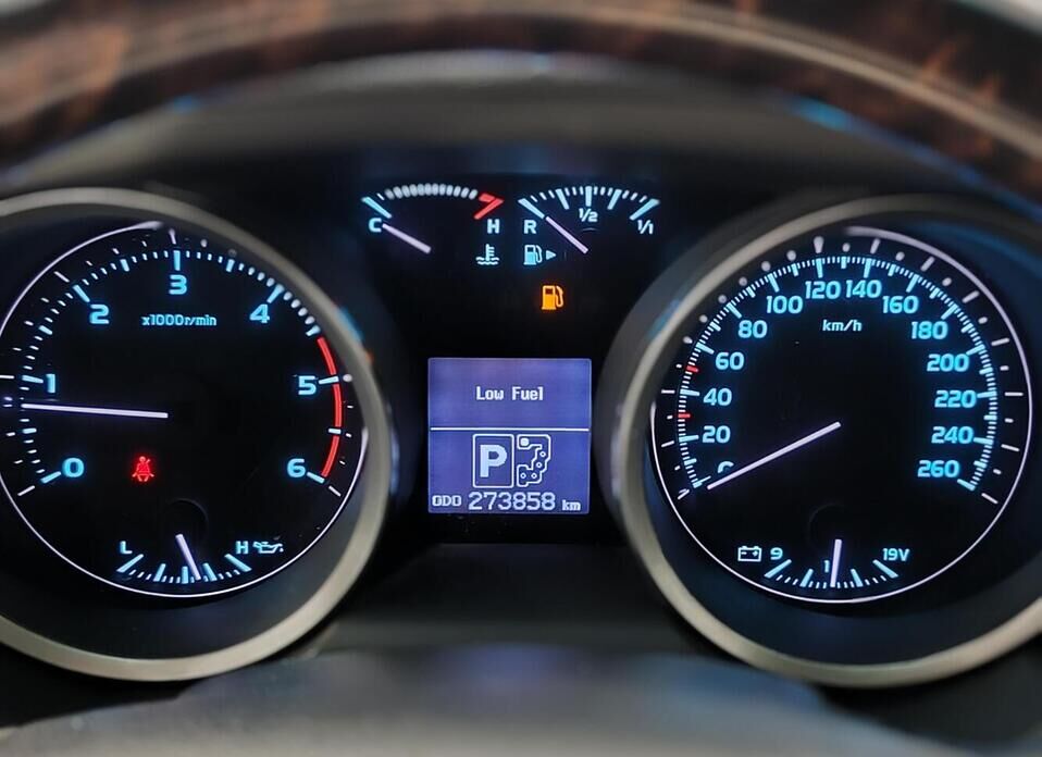 Toyota Land Cruiser, 200 Series 4.5d AT (235 л.с.) 4WD