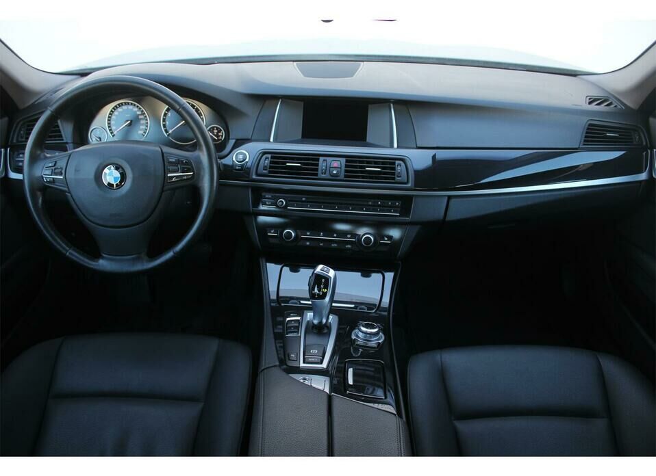 BMW 5 серии 520i 2.0 AT (184 л.с.)