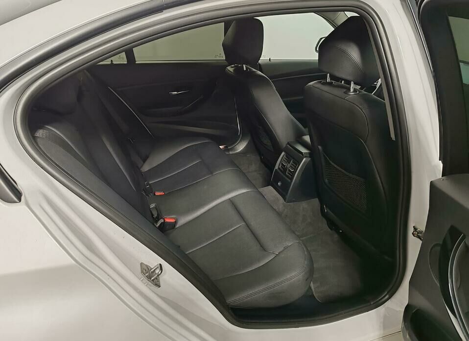 BMW 3 серии 318i 1.5 AT (136 л.с.)