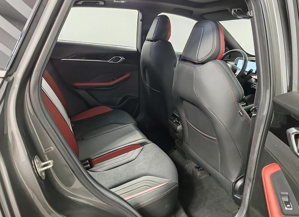 Geely Coolray, I Рестайлинг 1.5 AMT (147 л.с.)