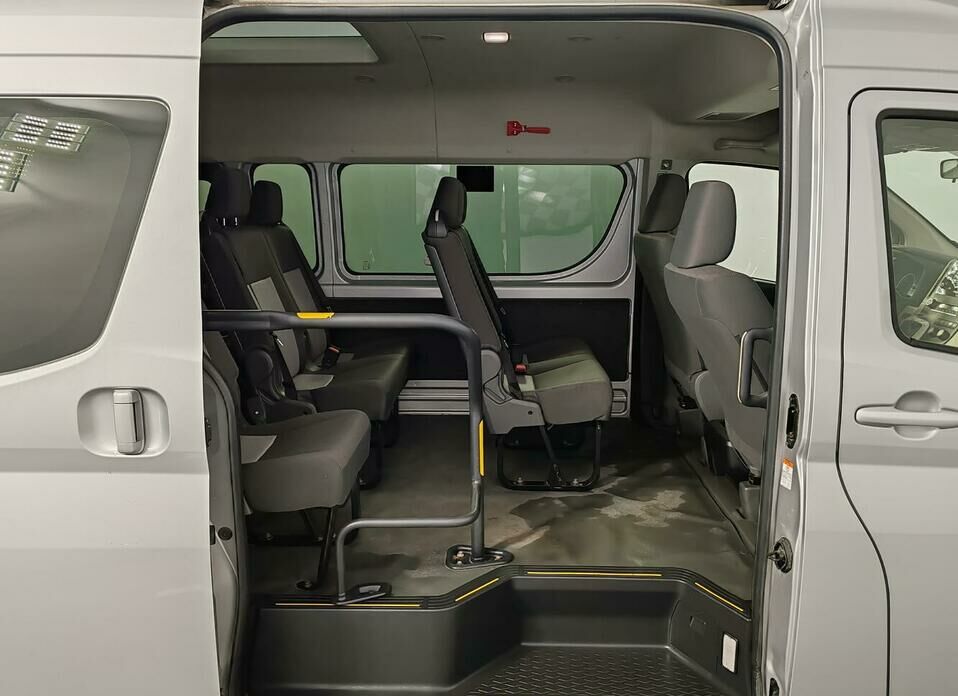 Toyota HiAce 2.8d MT (150 л.с.)