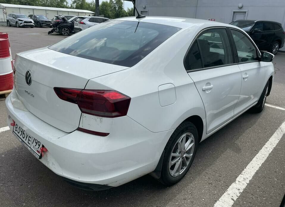 Volkswagen Polo 1.6 MT (90 л.с.)
