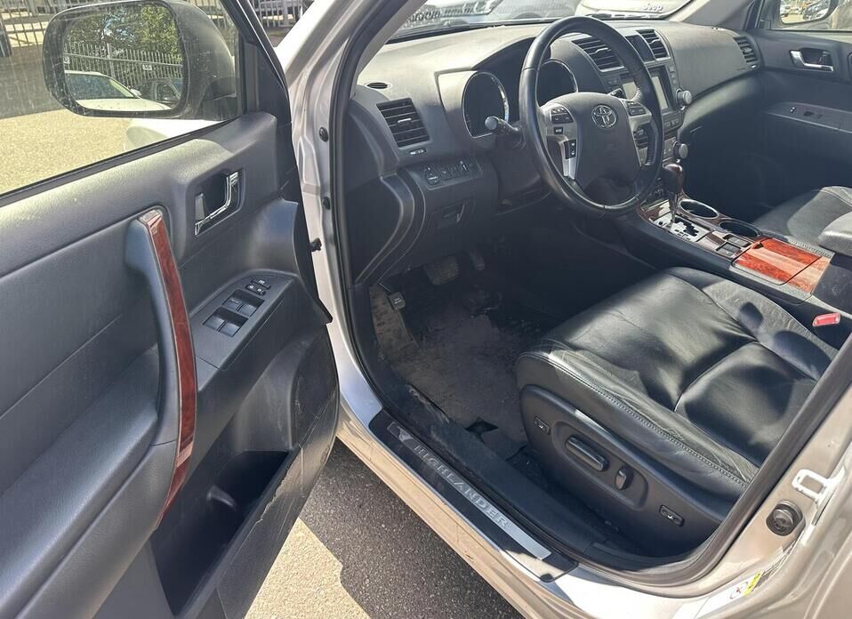 Toyota Highlander 3.5 AT (273 л.с.) 4WD
