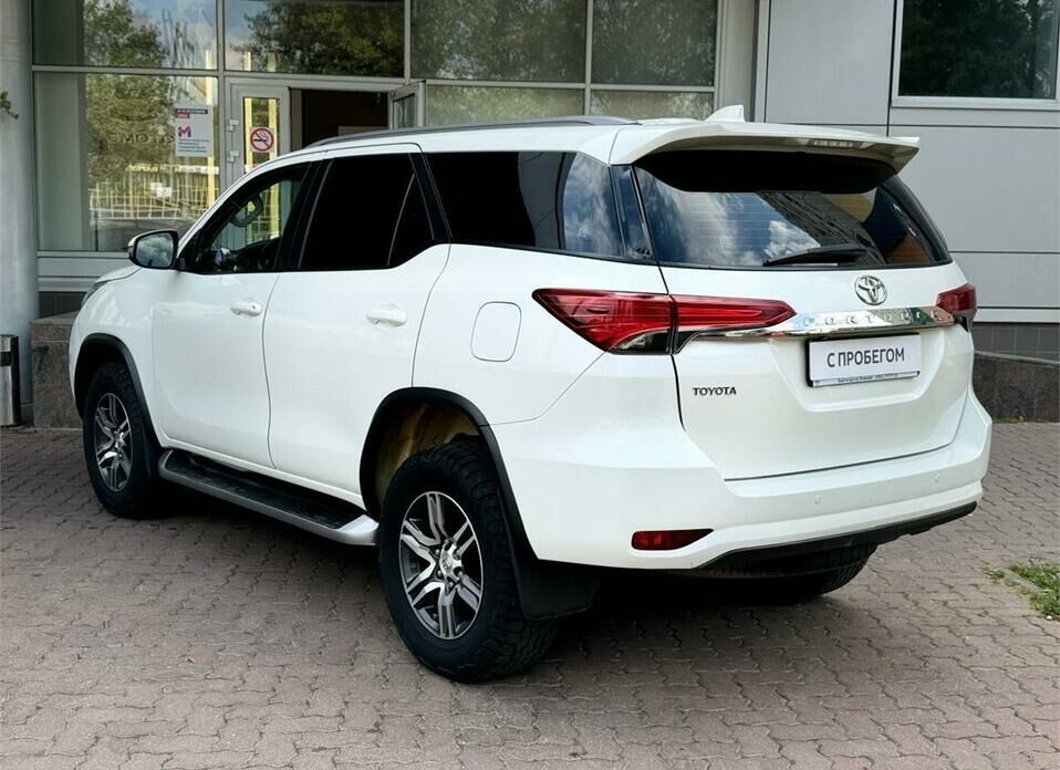 Toyota Fortuner 2.8d AT (177 л.с.) 4WD