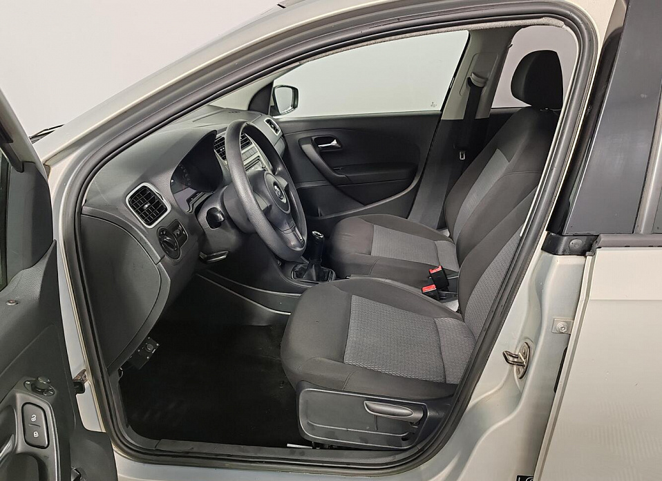 Volkswagen Polo, V 1.6 MT (105 л.с.)