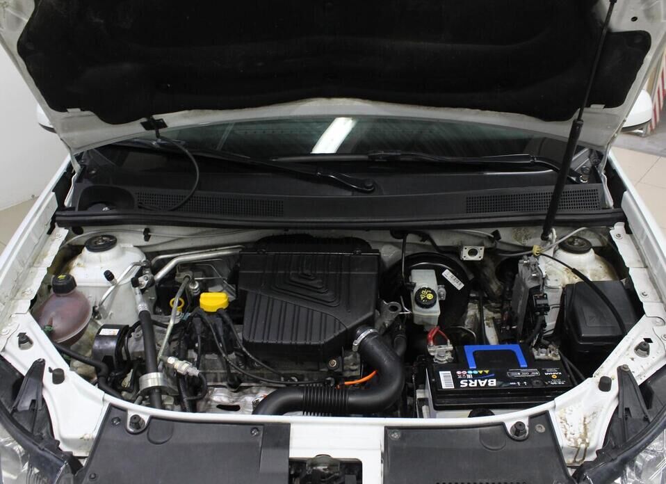 Renault Logan, II 1.6 MT (82 л.с.)