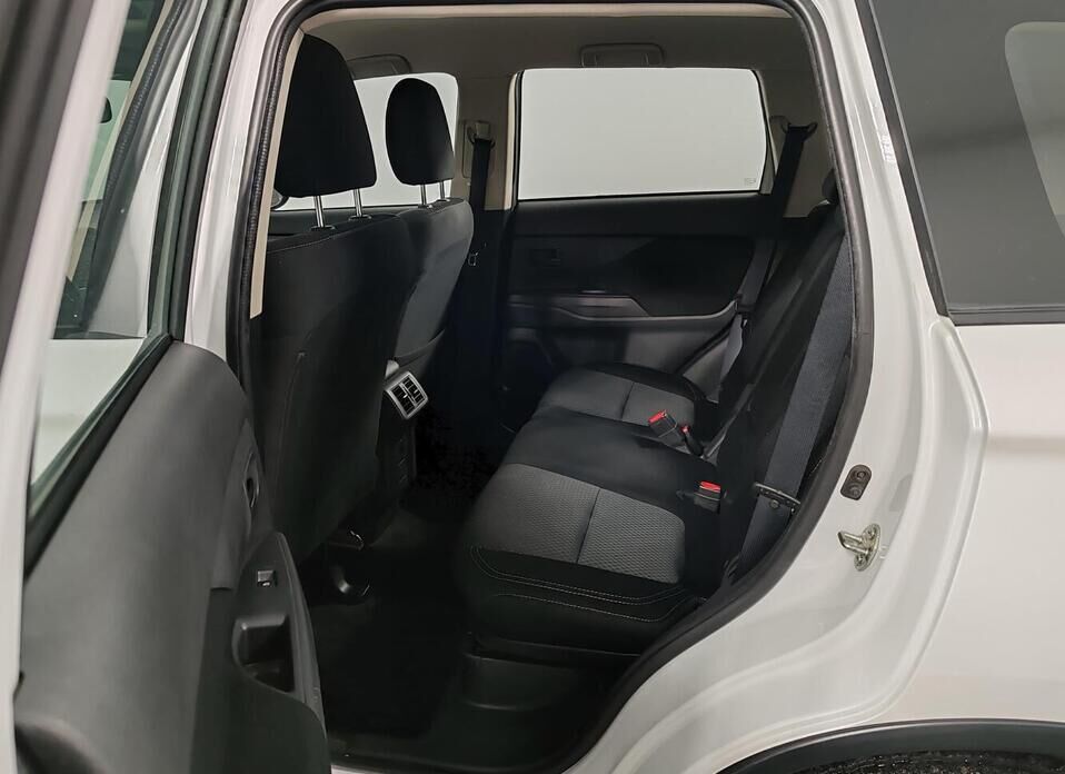 Mitsubishi Outlander, III Рестайлинг 3 2.0 CVT (146 л.с.) 4WD