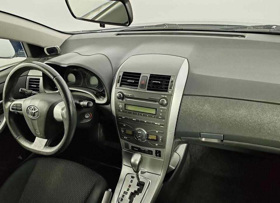 Toyota Corolla 1.6 AT (124 л.с.)