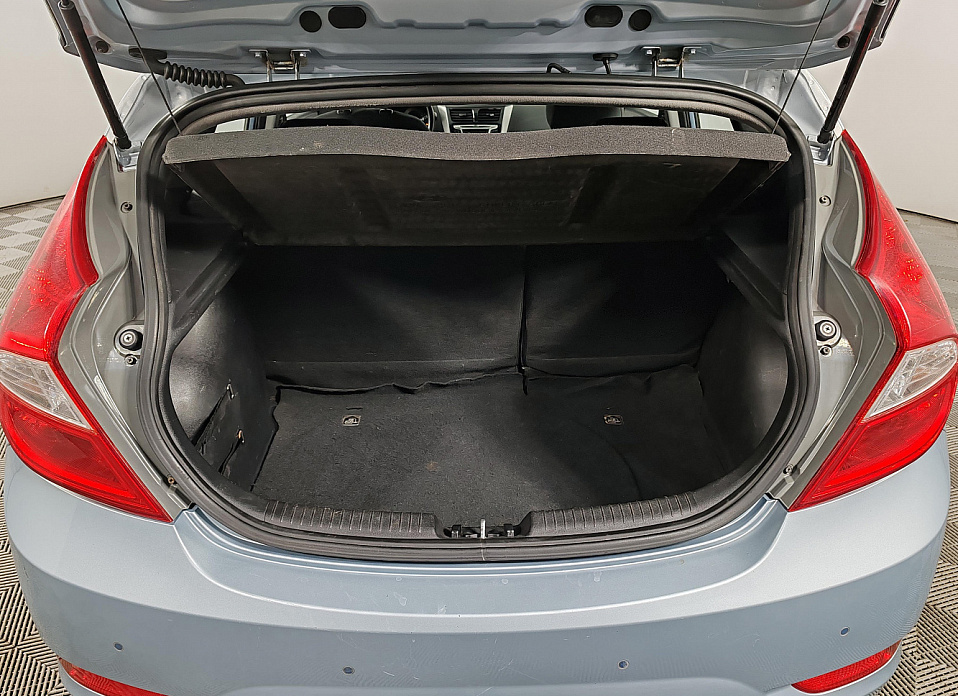 Hyundai Solaris, I 1.6 AT (123 л.с.)