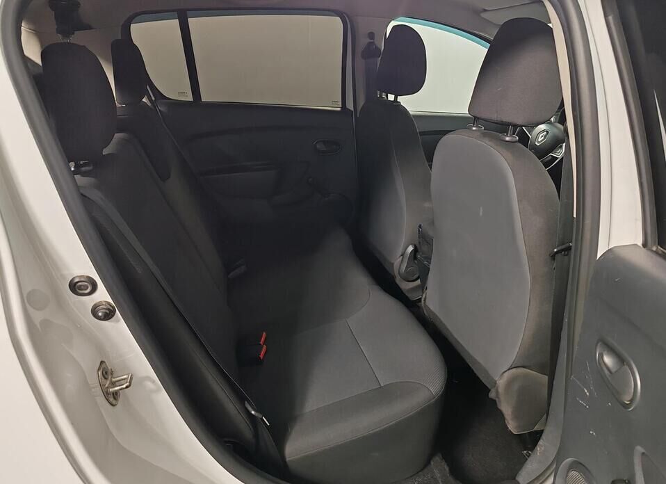 Renault Sandero, II Рестайлинг 1.6 MT (82 л.с.)