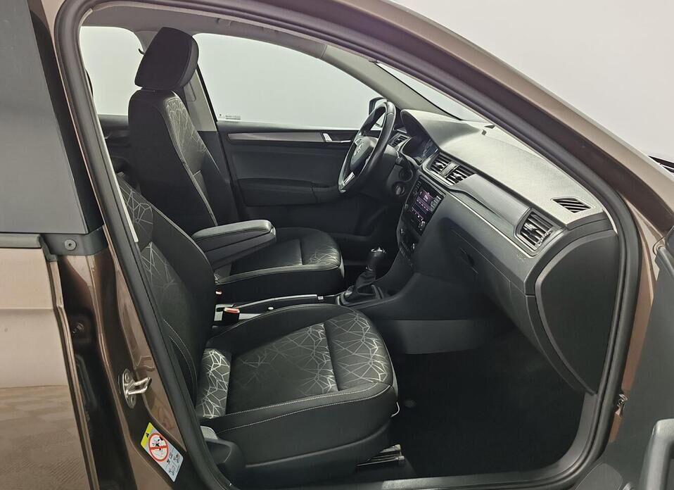Skoda Rapid, I Рестайлинг 1.6 AT (110 л.с.)