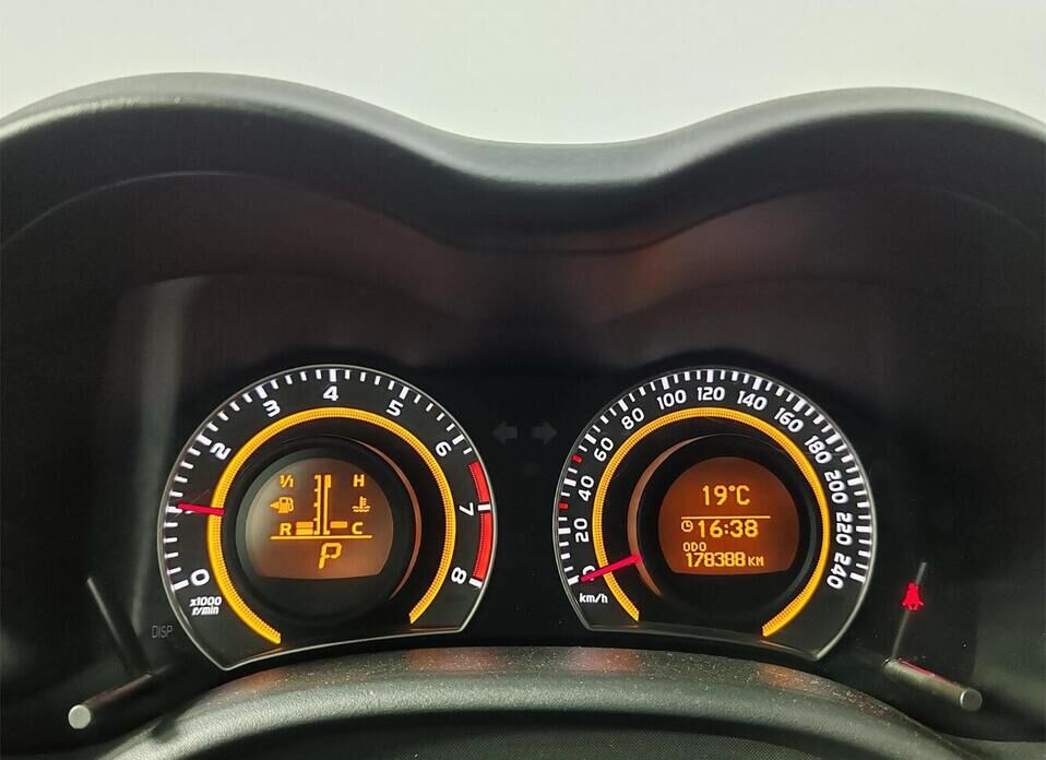 Toyota Corolla 1.6 AT (124 л.с.)