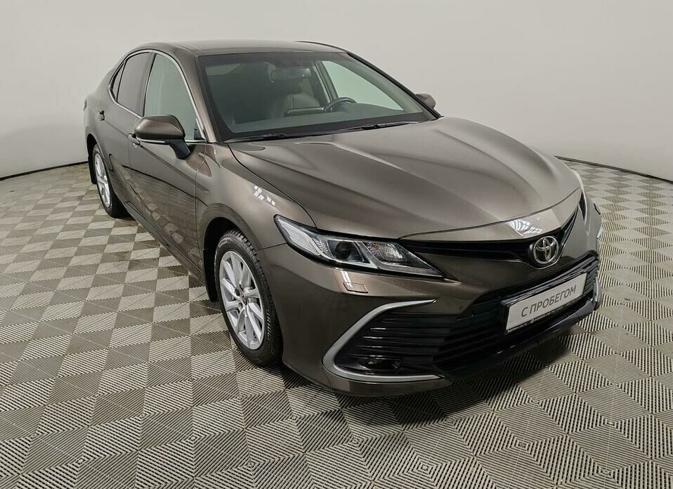 Toyota Camry 2.5 AT (200 л.с.)