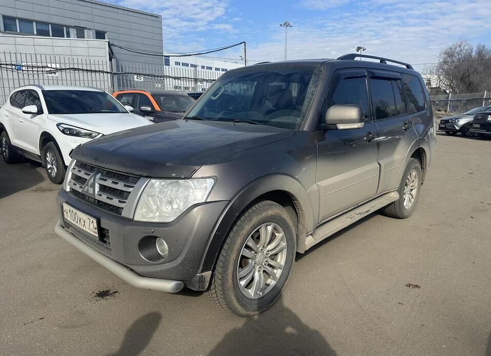 Mitsubishi Pajero, IV Рестайлинг 1 3.2d AT (200 л.с.) 4WD