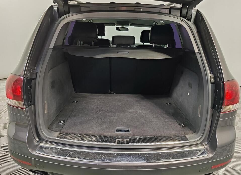 Volkswagen Touareg, I Рестайлинг 2.5d AT (174 л.с.) 4WD