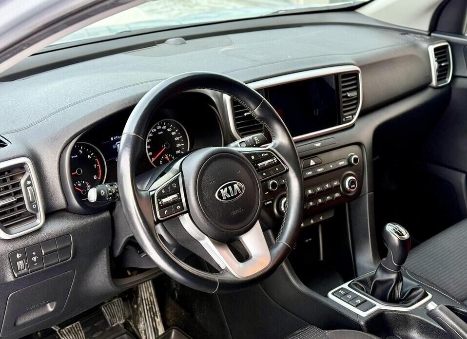 Kia Sportage, IV Рестайлинг 2.0 MT (150 л.с.) 4WD
